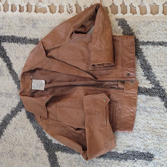 hinge Jackets & Blazers - Hinge camel leather jacket
